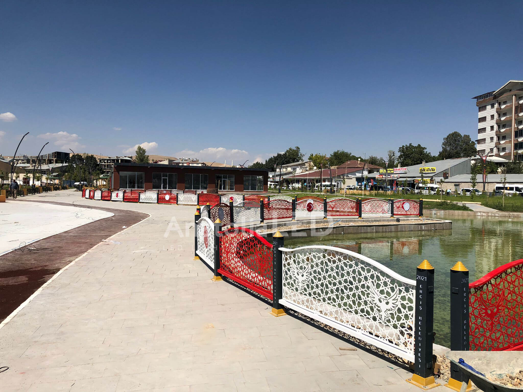 Anatolia LED | Erciş Millet Bahçesi Dekoratif Ledli Korkuluk Yapım İşi – 2021