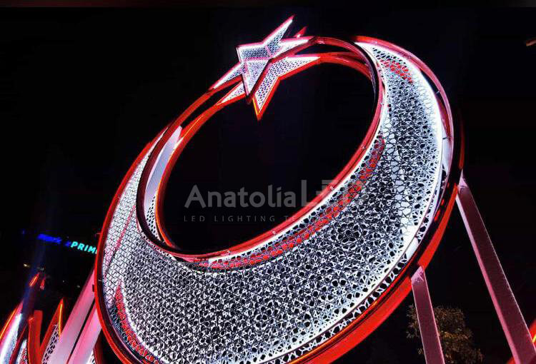 Anatolia LED | Kocaeli Büyükşehir Belediyesi – Gebze 8 Metre Ay Yıldız Model Şehir Görseli