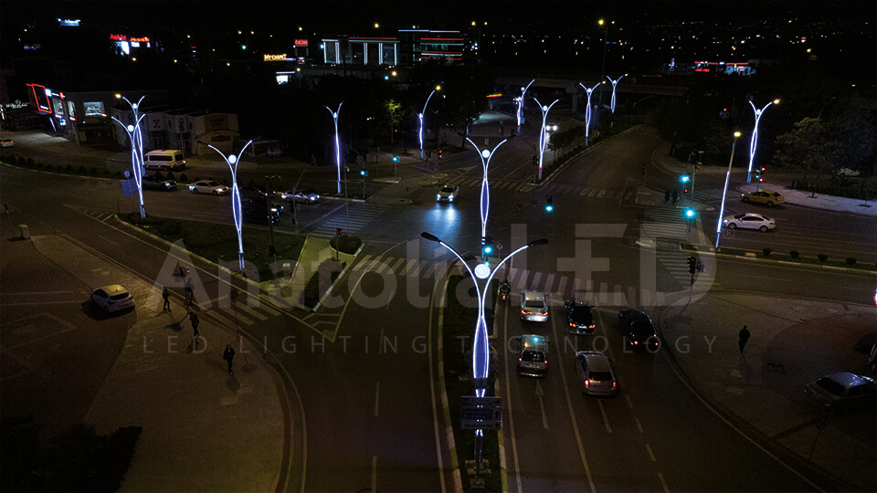 Anatolia LED | Kocaeli Büyükşehir Belediyesi Kandıra Sapağı Caddesi Ant – Fish Model Dekoratif Aydınlatma Direği – 2022