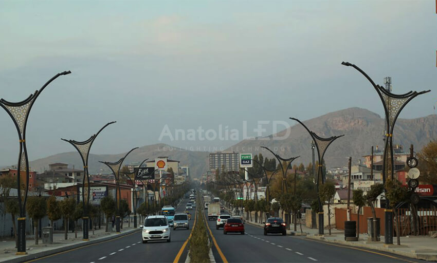 Anatolia LED | Van Büyükşehir Belediyesi Hacıbekir Caddesi Dekoratif Aydınlatma Yapım İşi – 2020